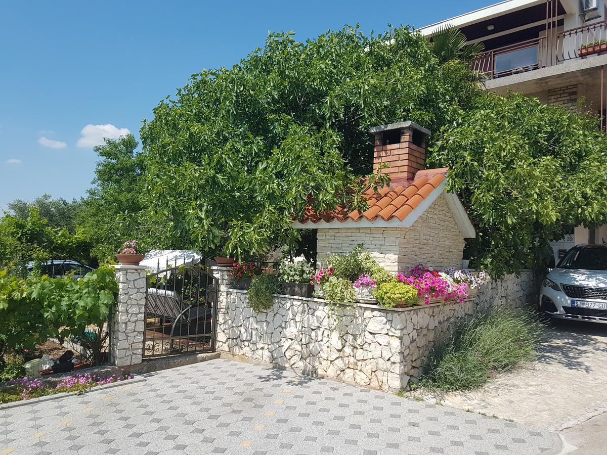 Apartment Adis Sibenik Luaran gambar